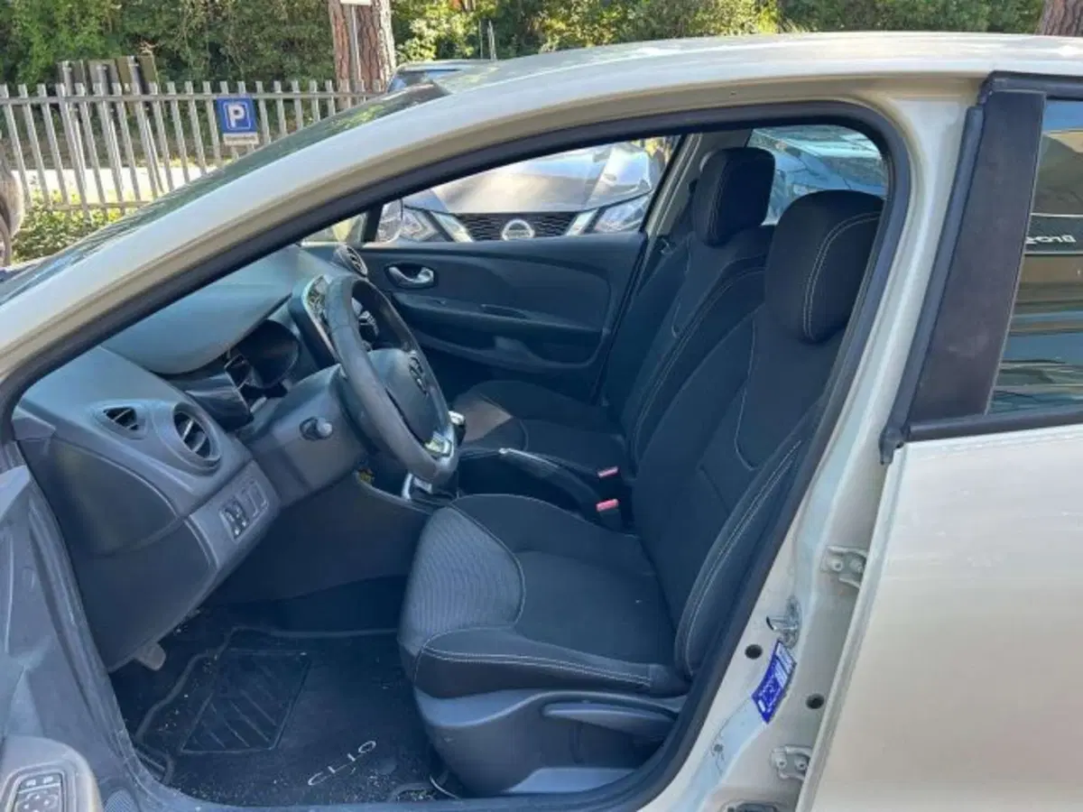 Renault Clio usata a Firenze (10)