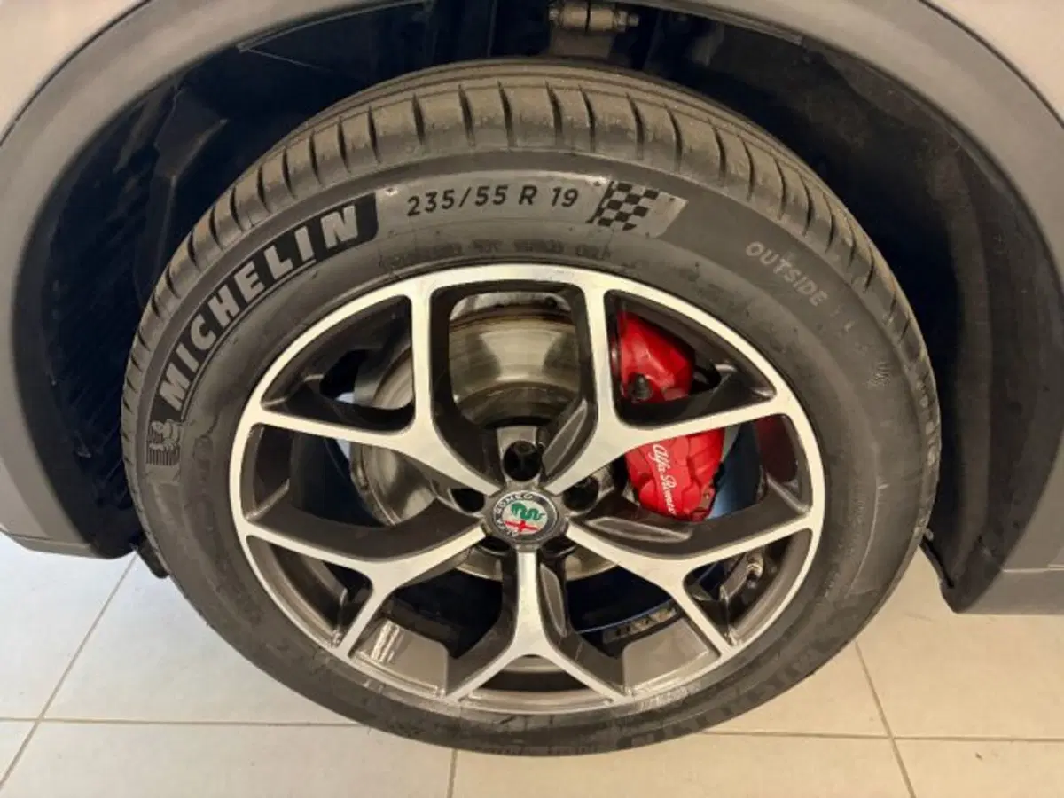 Alfa Romeo Stelvio usata a Cuneo (19)