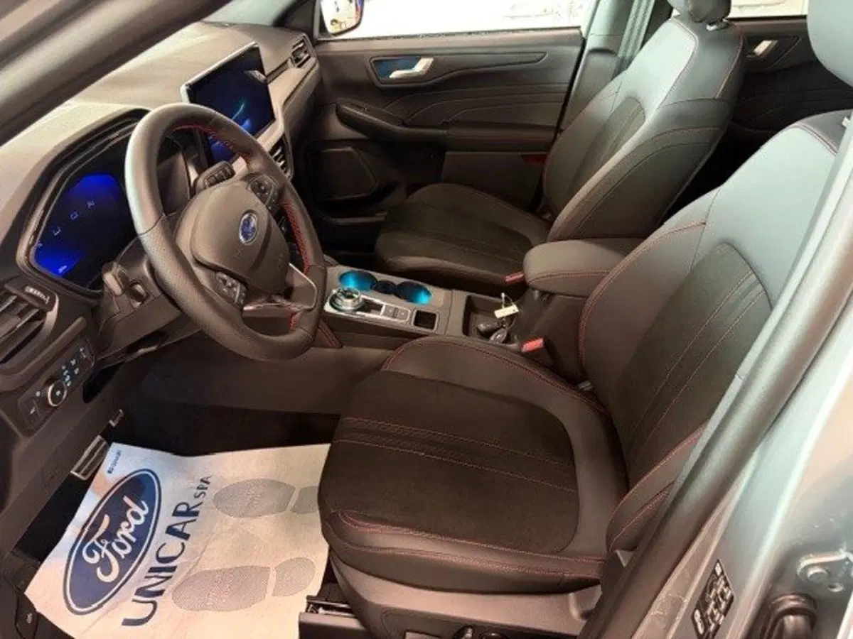 Ford Kuga nuova a Cuneo (7)