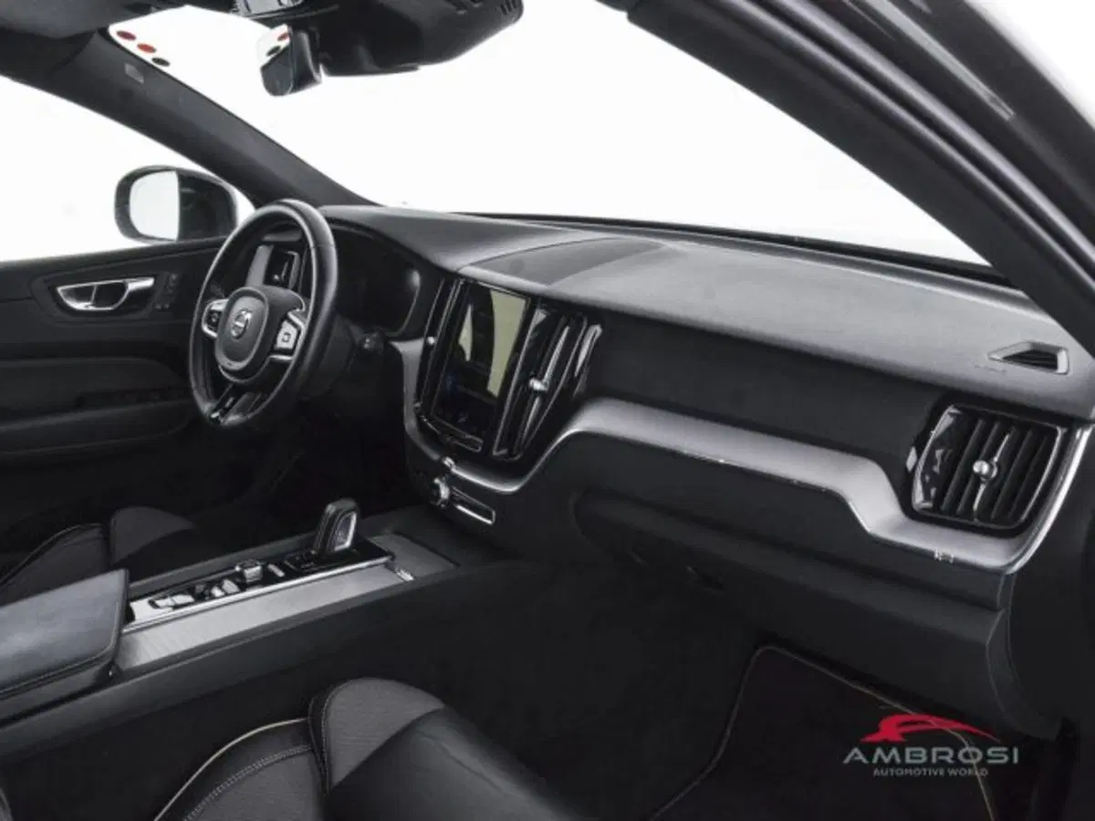 Volvo XC60 usata a Perugia (12)