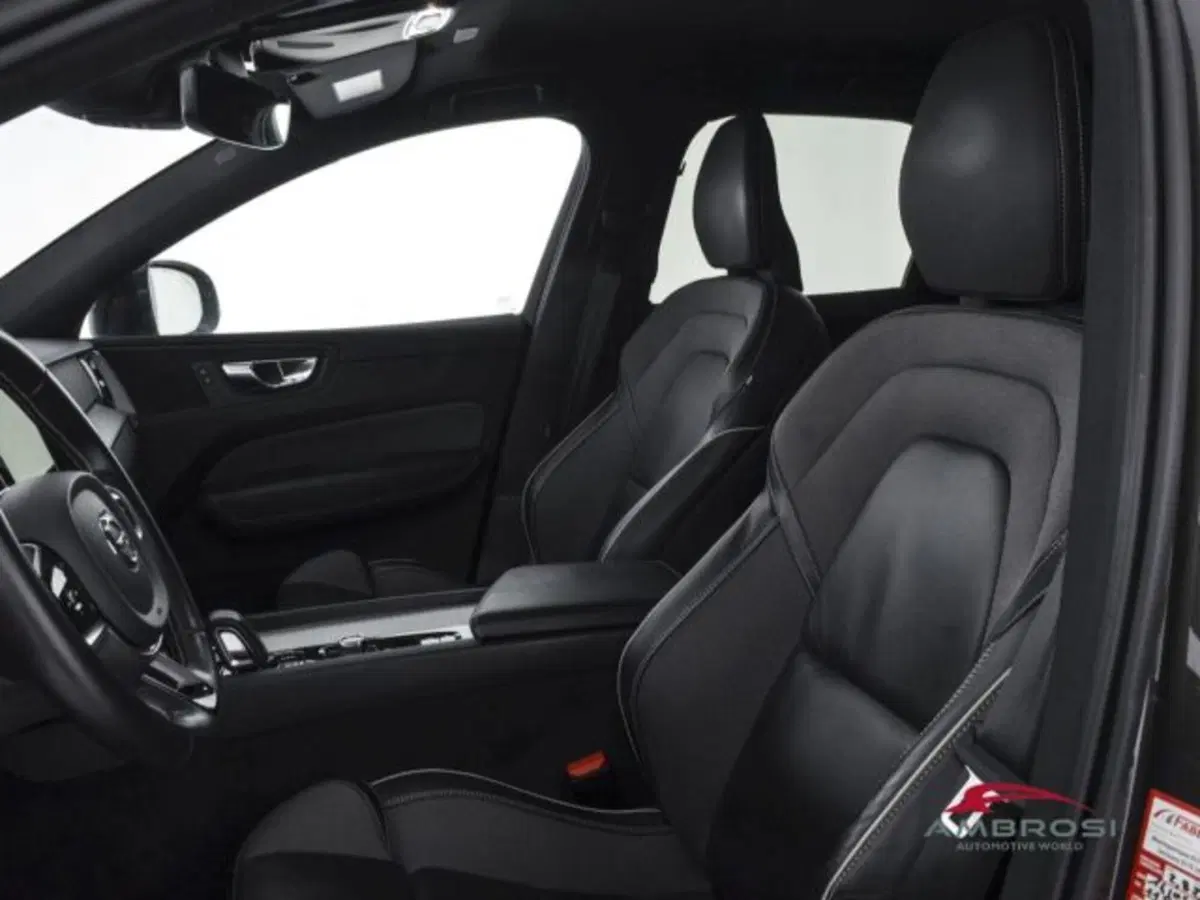 Volvo XC60 usata a Perugia (9)