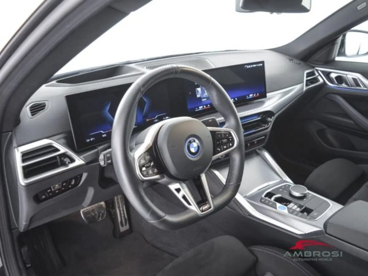BMW i4 usata a Perugia (8)