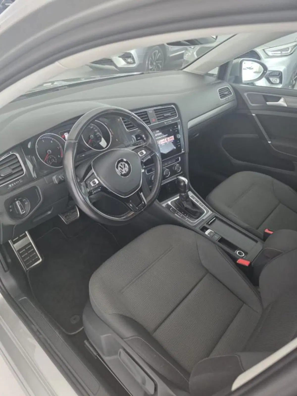 Volkswagen Golf usata a Napoli (5)