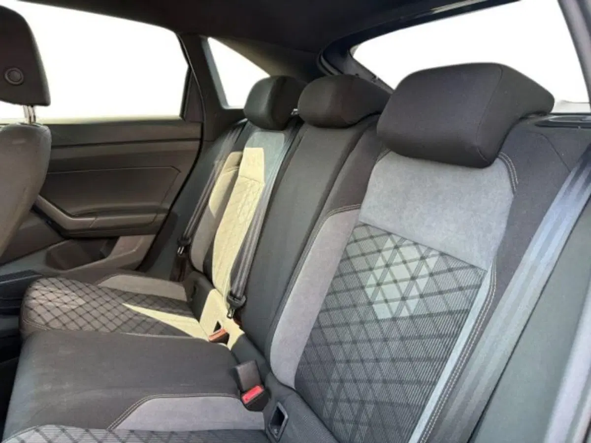 Volkswagen Taigo usata a Lecce (15)