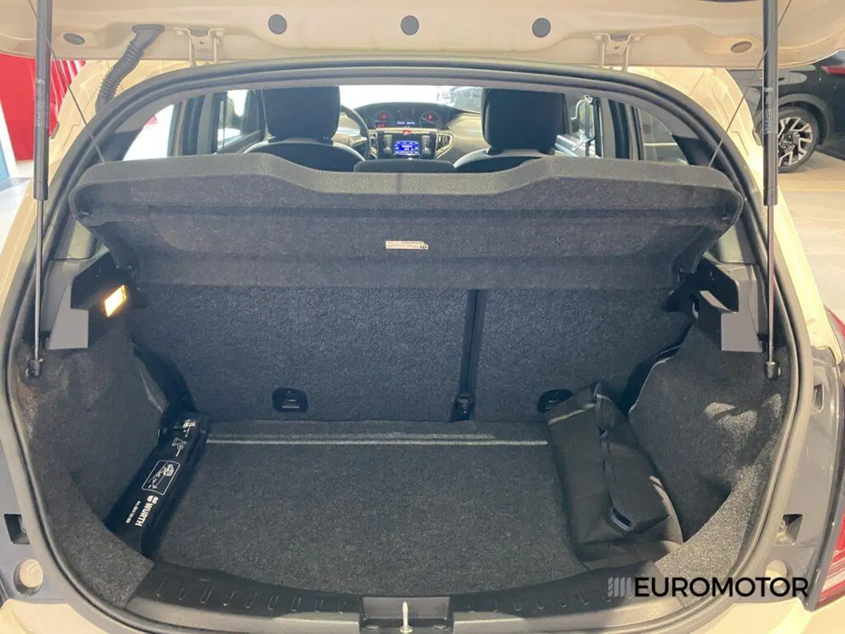 Lancia Ypsilon usata a Bari (13)