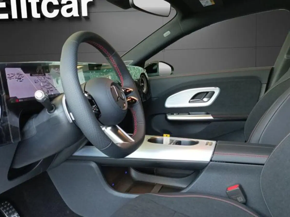 Mercedes-Benz CLA nuova a Milano (12)