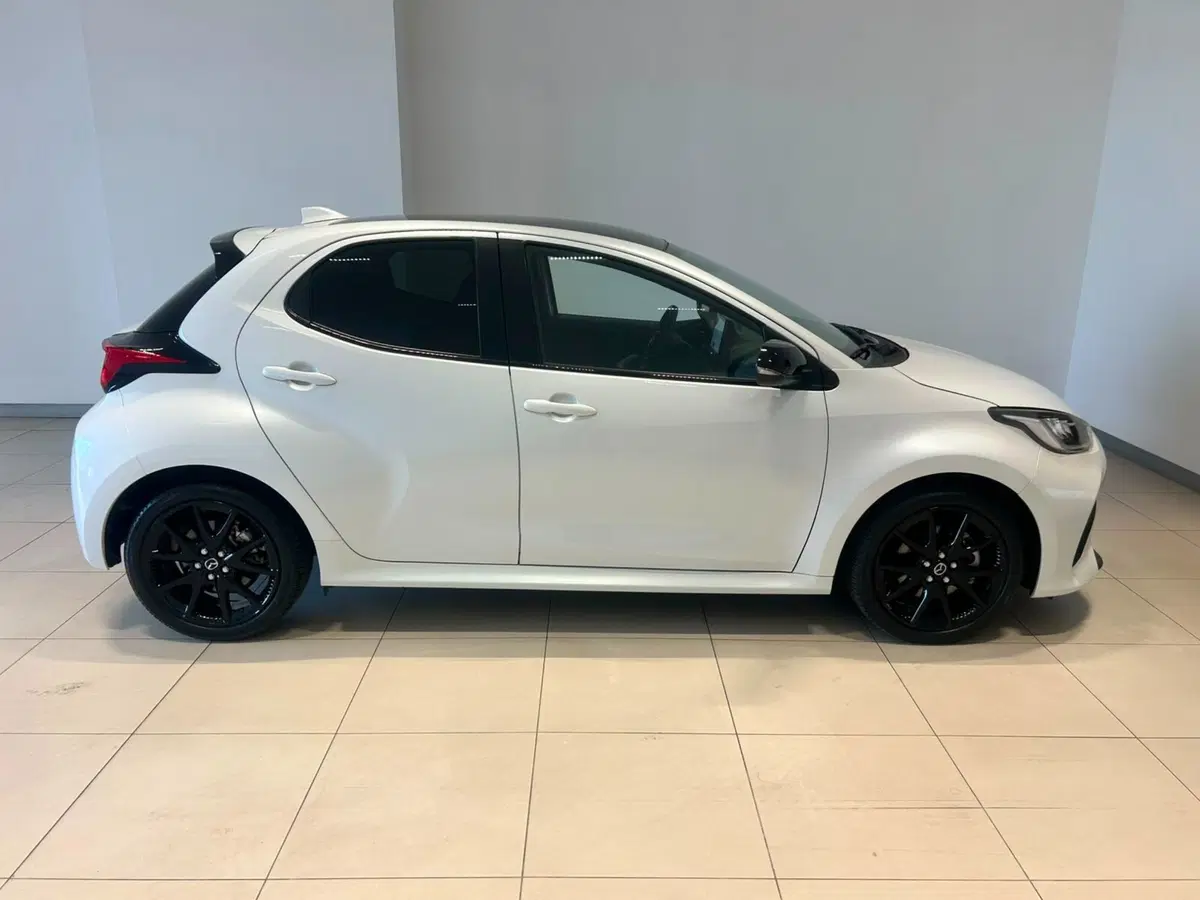 Mazda Mazda2 Hybrid usata a Napoli (9)