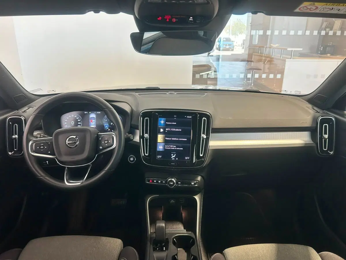 Volvo XC40 usata a Napoli (4)