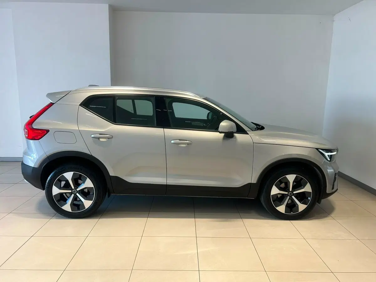 Volvo XC40 usata a Napoli (6)