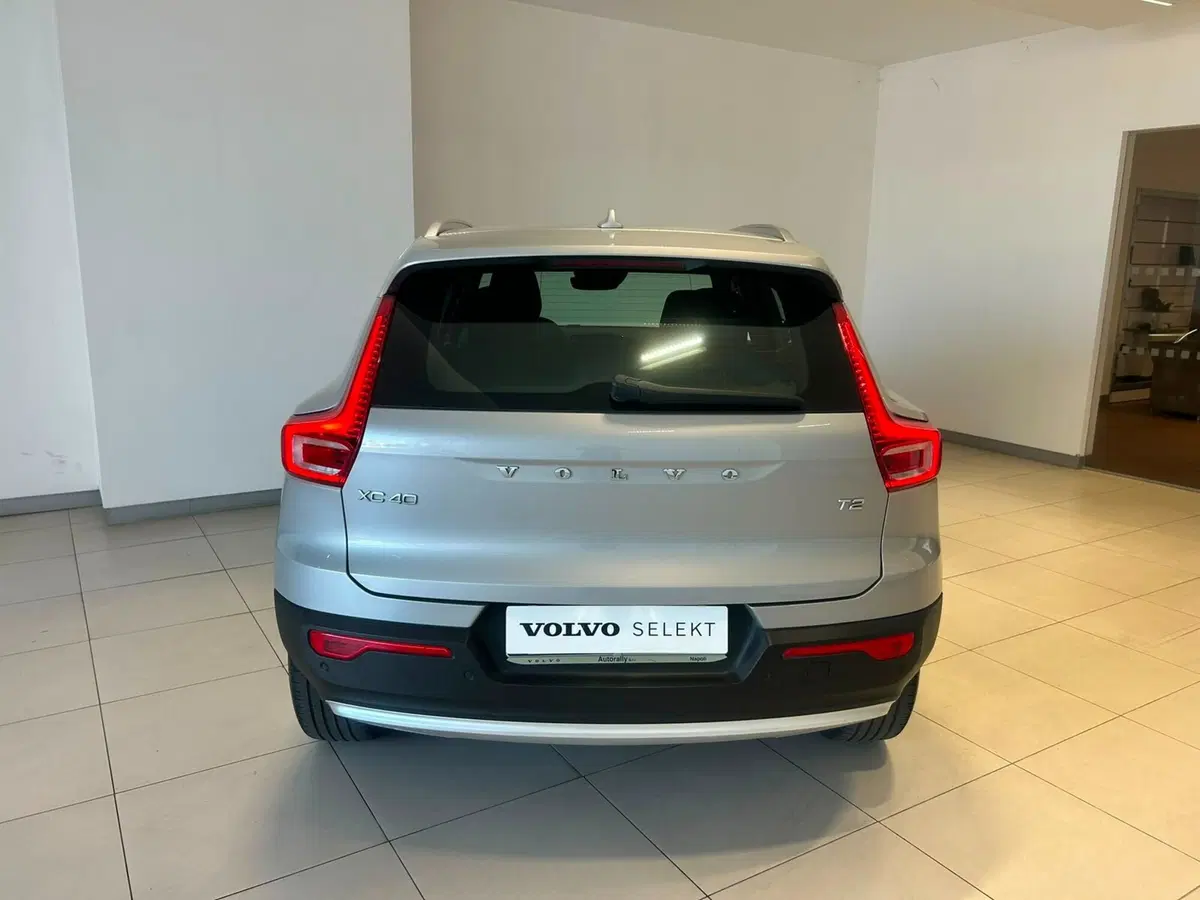 Volvo XC40 usata a Napoli (8)