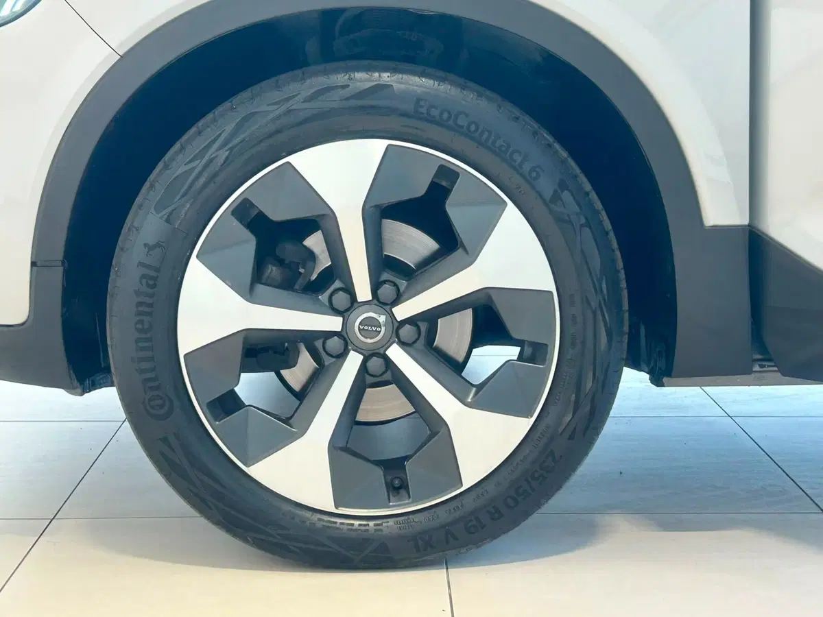 Volvo XC40 usata a Napoli (9)