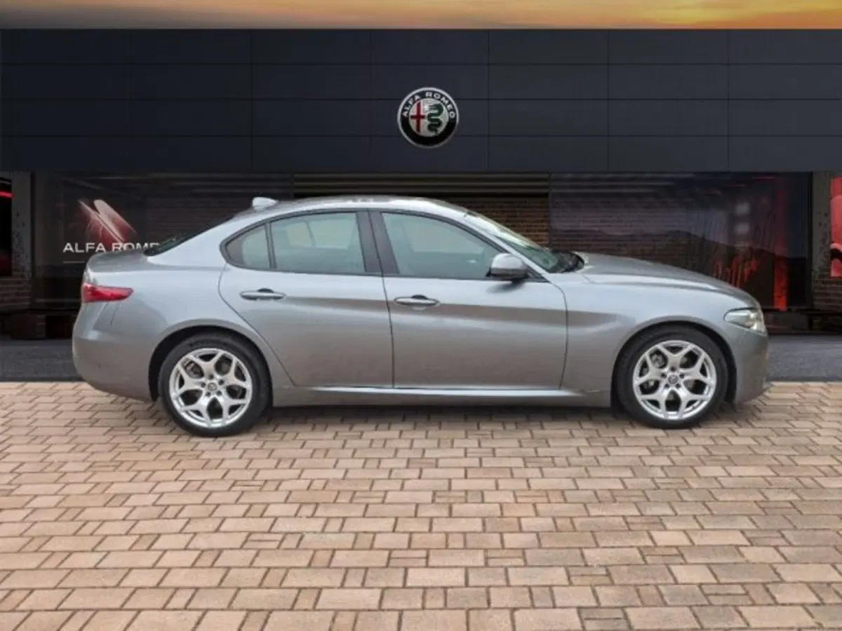 Alfa Romeo Giulia usata a Monza e Brianza (4)