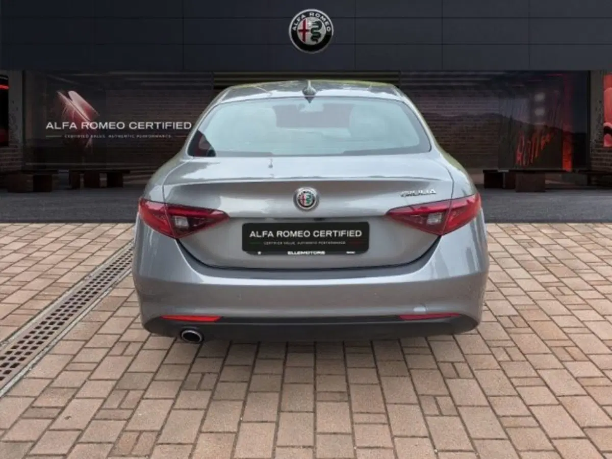 Alfa Romeo Giulia usata a Monza e Brianza (5)