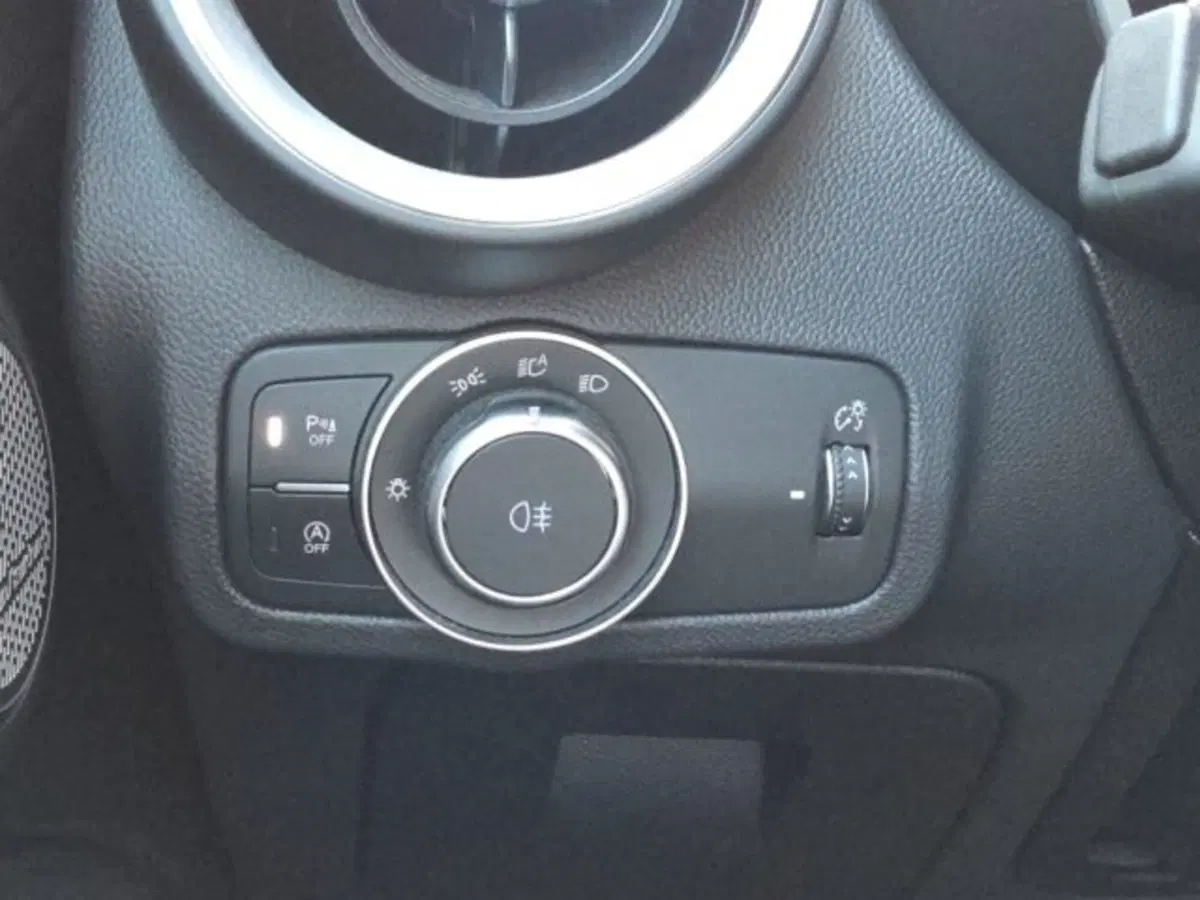 Alfa Romeo Stelvio usata a Monza e Brianza (20)