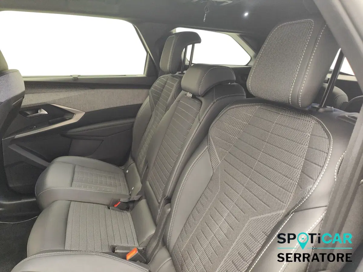 Peugeot 5008 usata a Como (13)