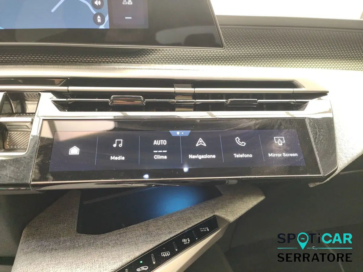 Peugeot 5008 usata a Como (18)
