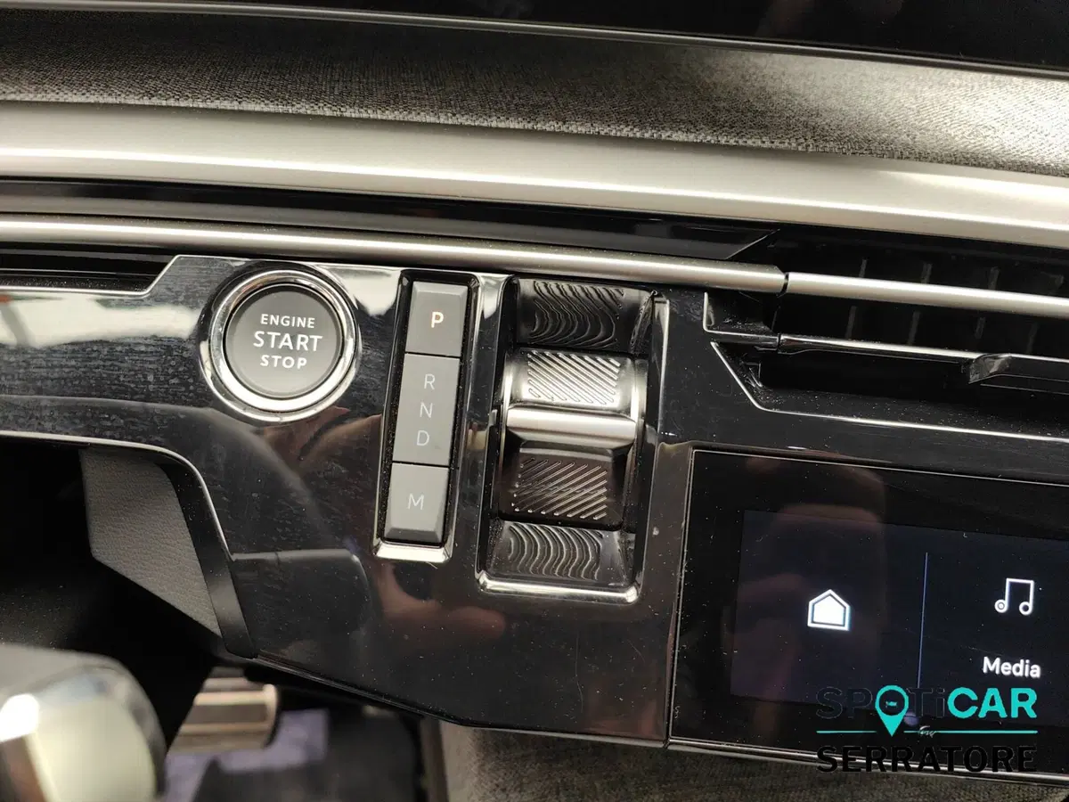 Peugeot 5008 usata a Como (20)