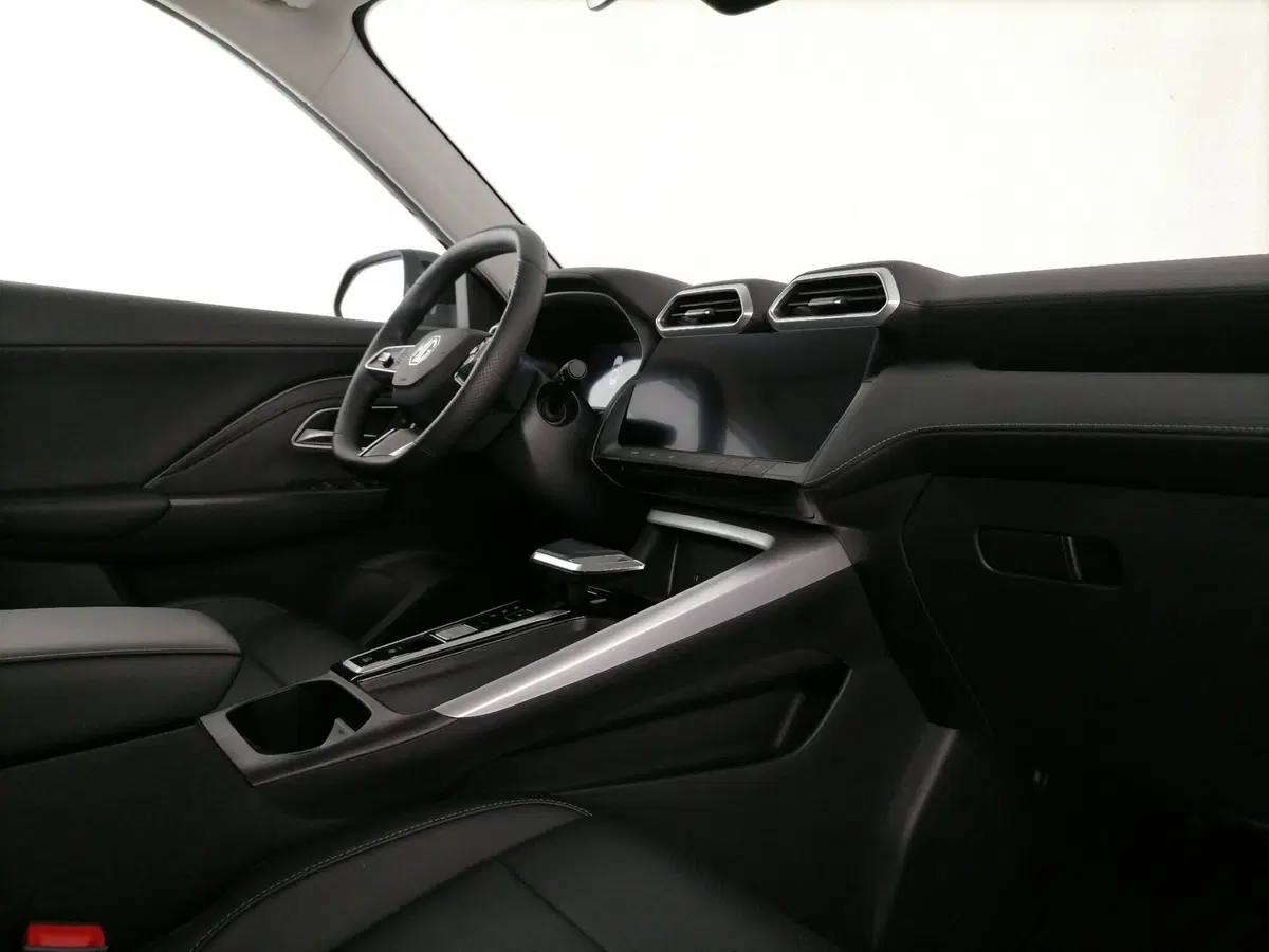 Mg ZS EV usata a Roma (7)