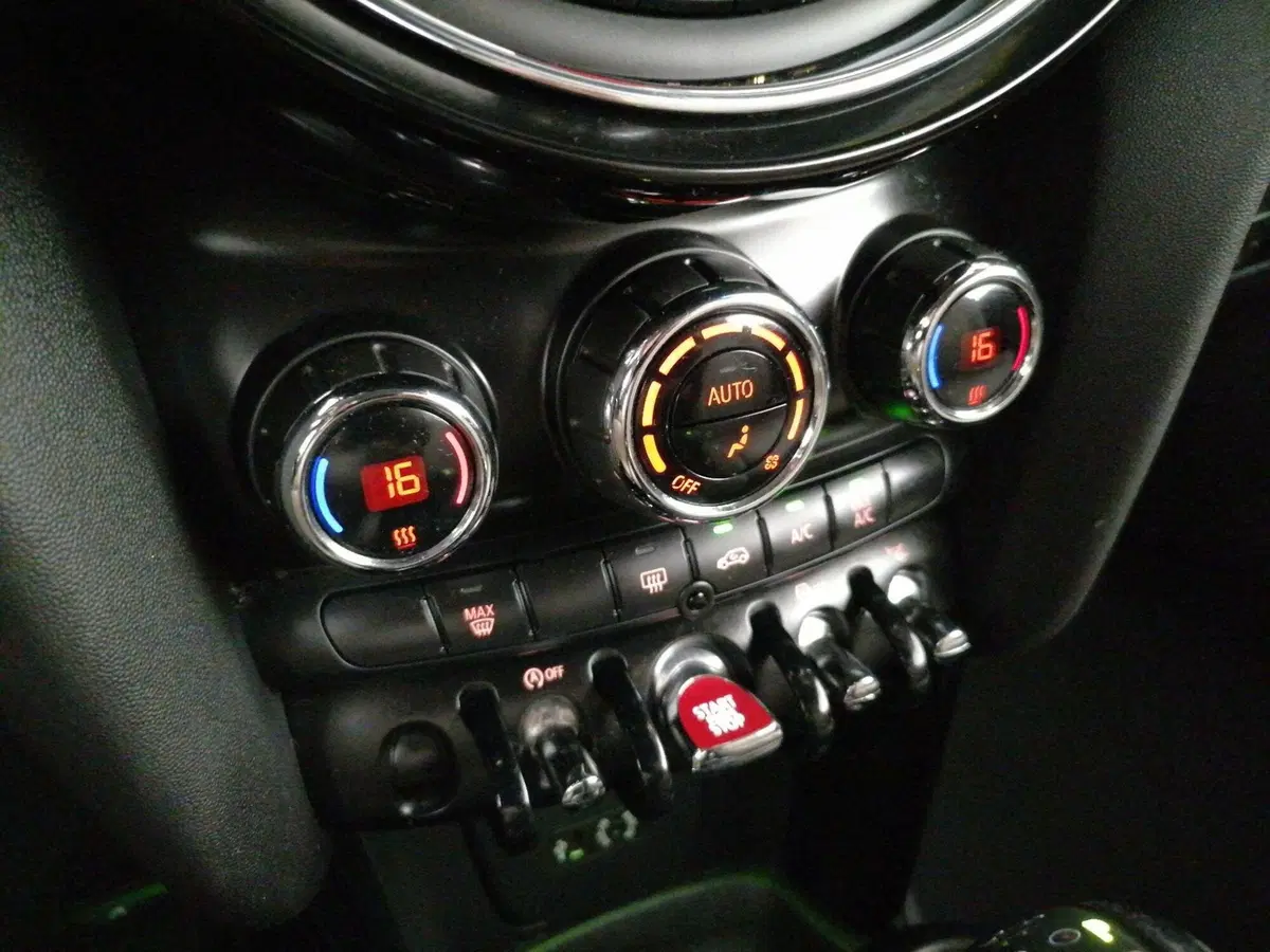 MINI Mini Cabrio usata a Roma (14)