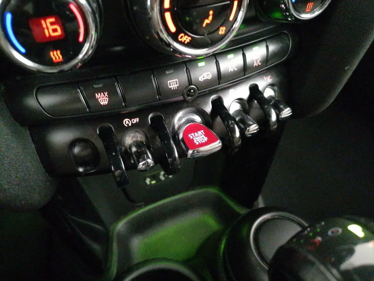MINI Mini Cabrio usata a Roma (18)
