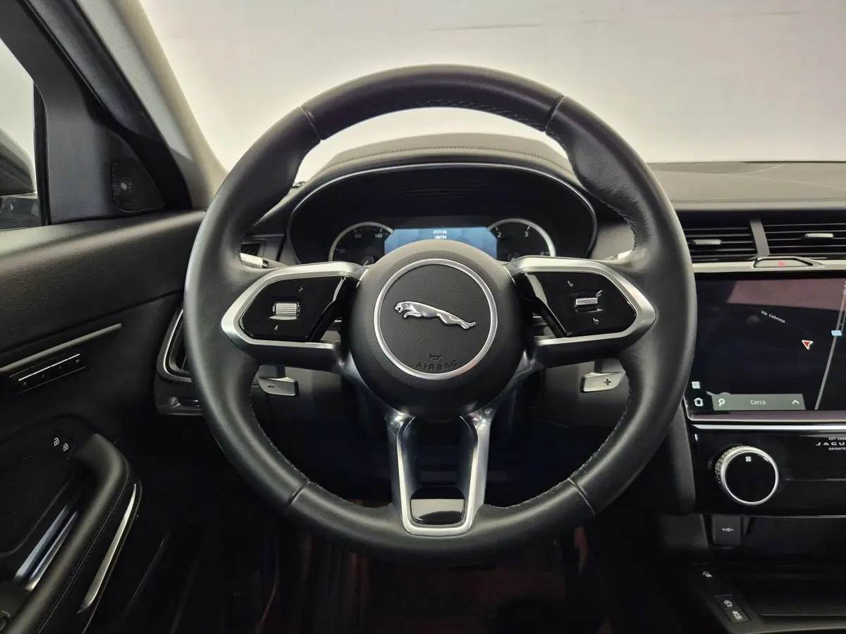 Jaguar E-Pace usata a Torino (20)
