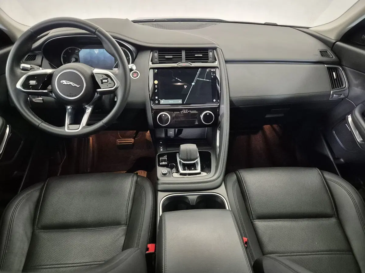 Jaguar E-Pace usata a Torino (4)