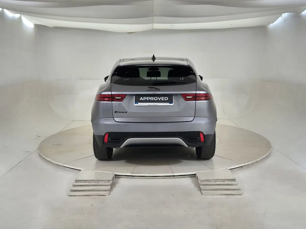 Jaguar E-Pace usata a Torino (7)