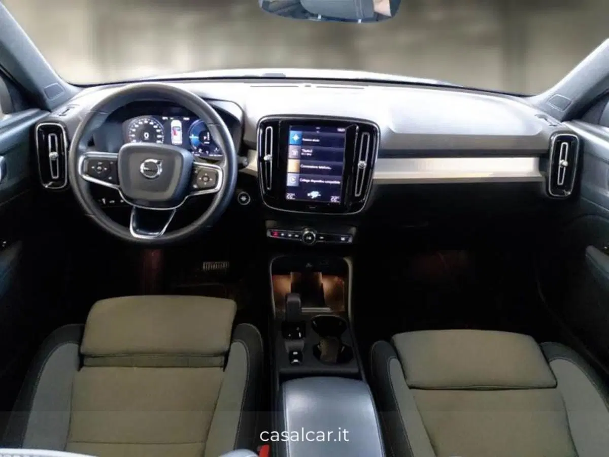 Volvo XC40 usata a Salerno (7)