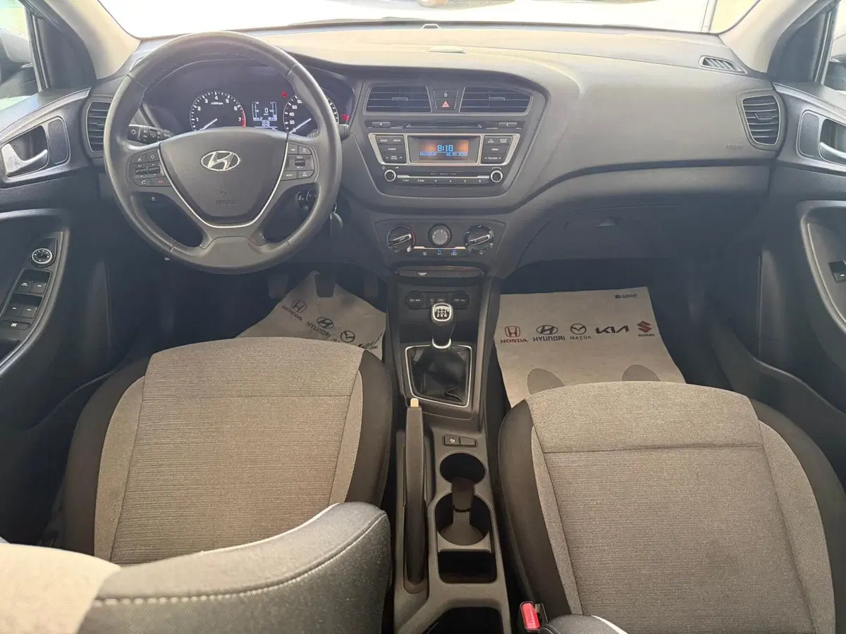 Hyundai i20 usata a Napoli (10)