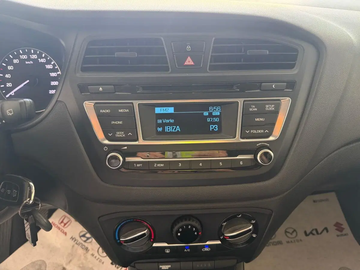 Hyundai i20 usata a Napoli (13)