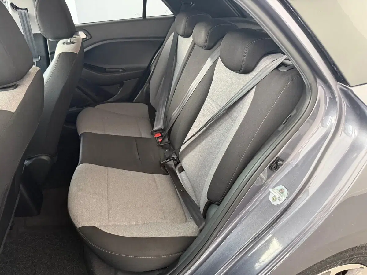 Hyundai i20 usata a Napoli (16)