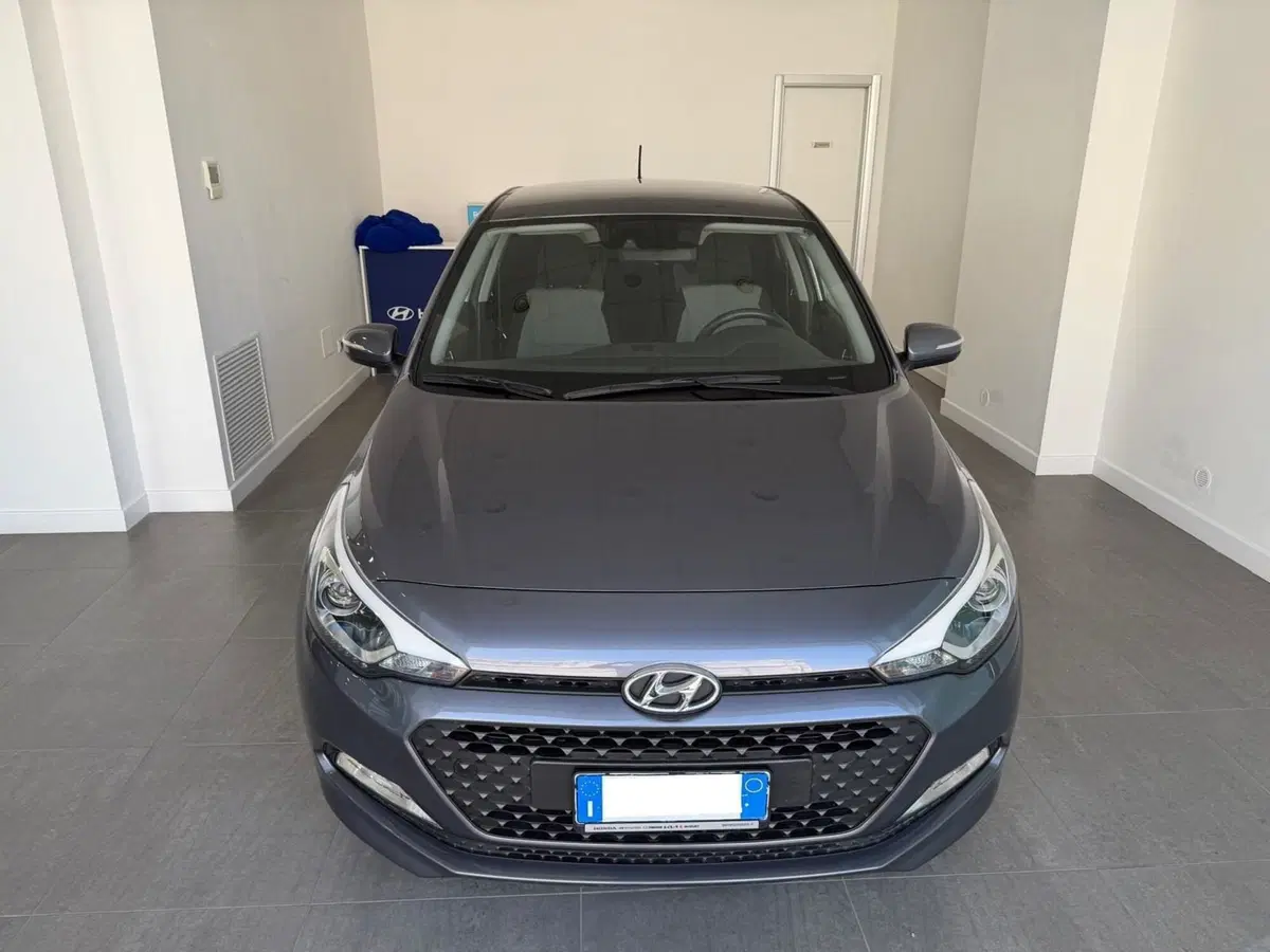 Hyundai i20 usata a Napoli (3)