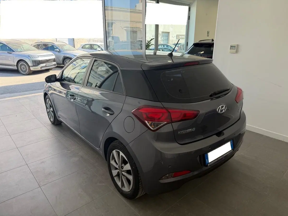 Hyundai i20 usata a Napoli (4)