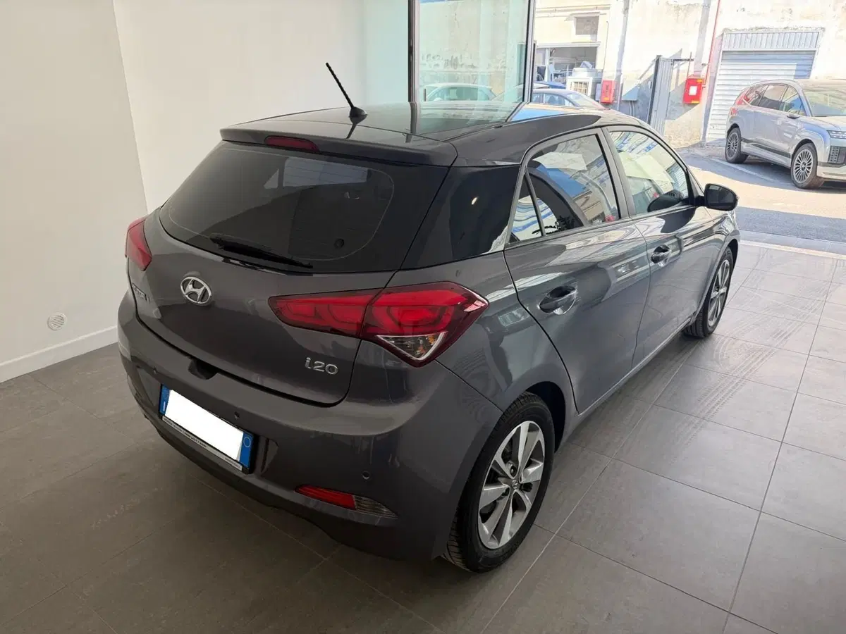 Hyundai i20 usata a Napoli (5)