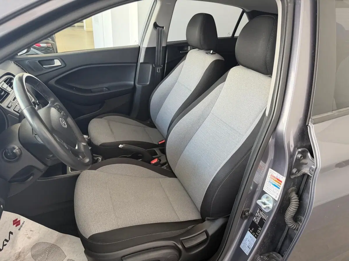 Hyundai i20 usata a Napoli (7)