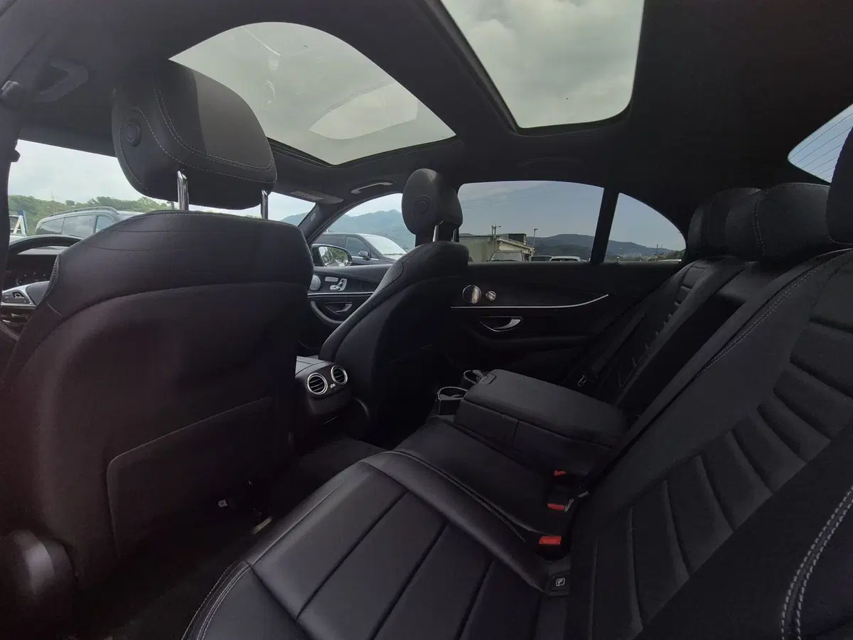 Mercedes-Benz Classe E usata  (19)
