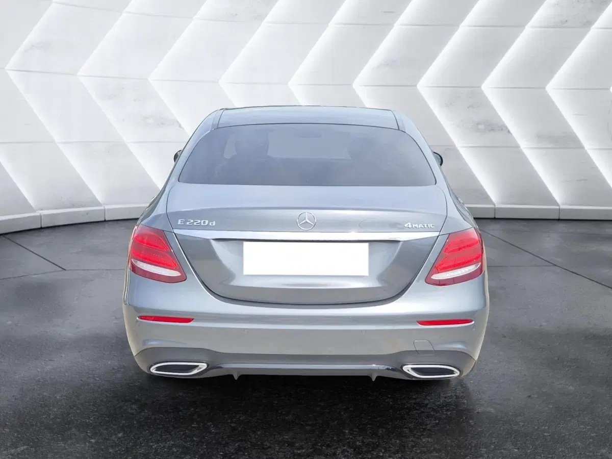 Mercedes-Benz Classe E usata  (3)