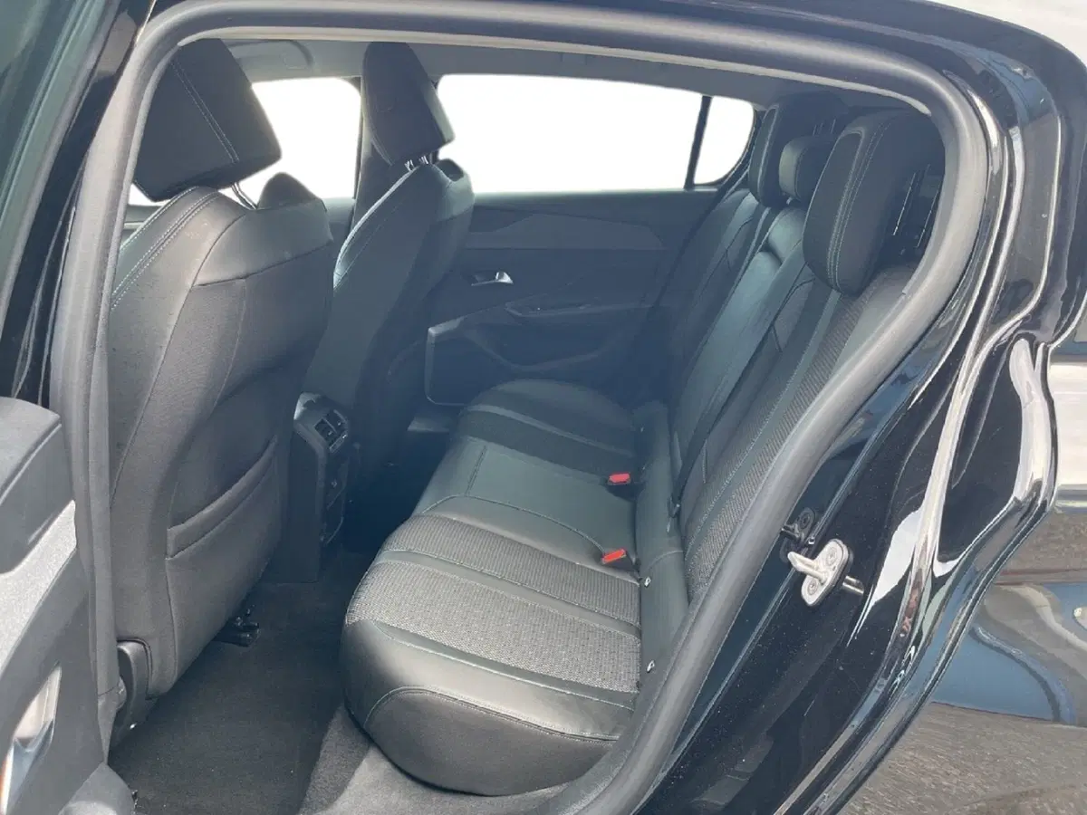 Peugeot 308 Tre Volumi usata a Torino (9)