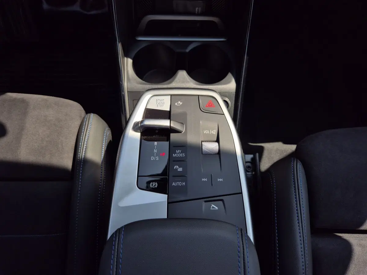 BMW Serie 2 Active Tourer nuova a Genova (10)