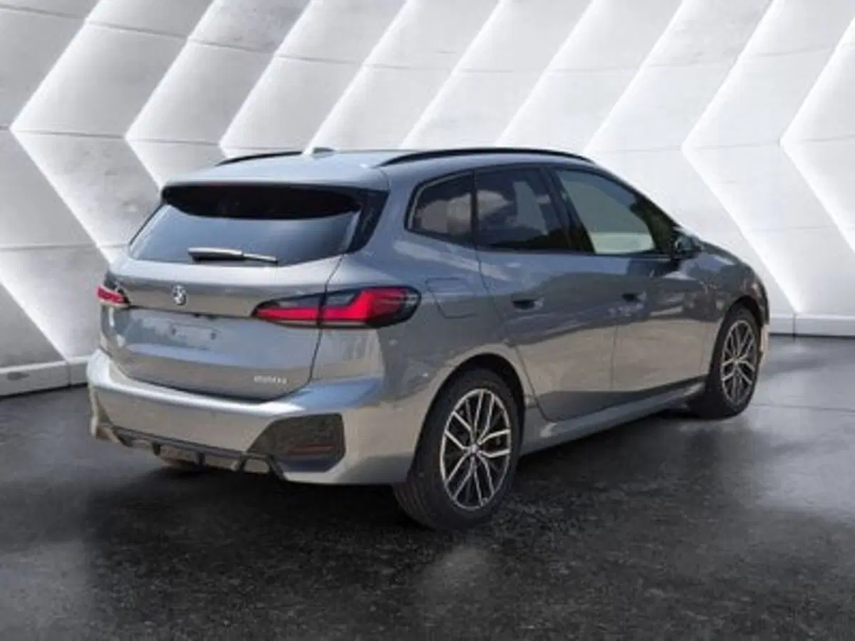 BMW Serie 2 Active Tourer nuova a Genova (4)