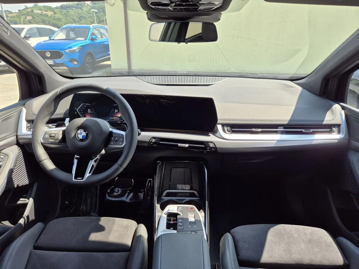 BMW Serie 2 Active Tourer nuova a Genova (8)