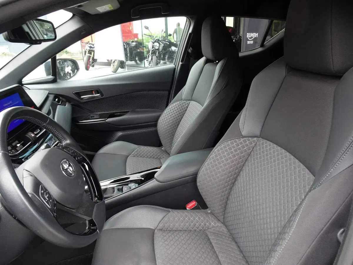 Toyota Toyota C-HR usata a Treviso (8)