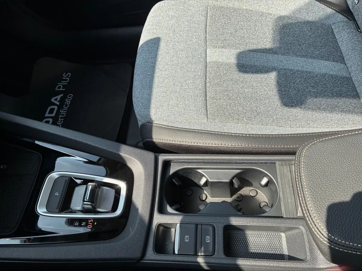 Skoda Octavia Station Wagon nuova a Prato (18)