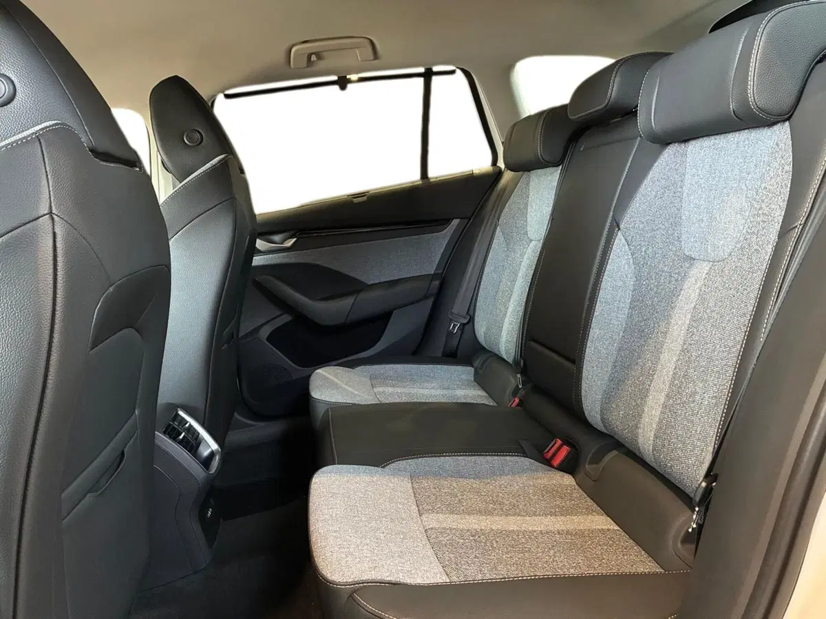 Skoda Octavia Station Wagon nuova a Prato (9)