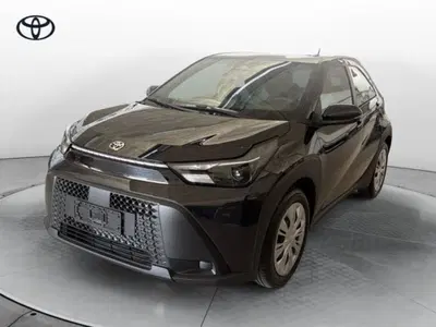 Toyota Aygo X 1.5 hybrid e-cvt nuova a Vicenza