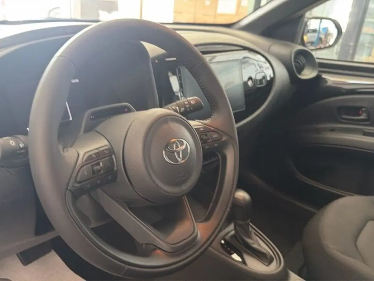Toyota Aygo X nuova a Vicenza (12)