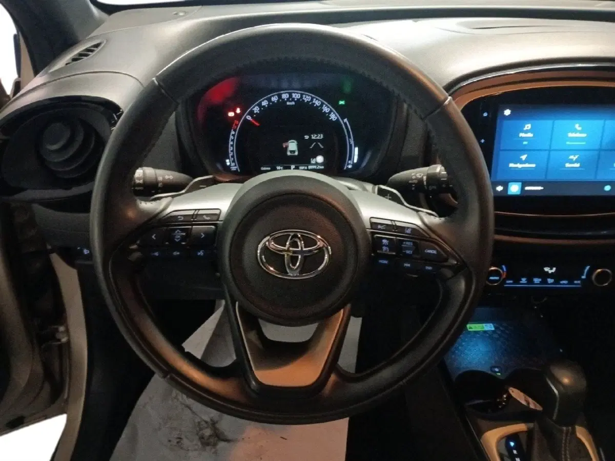 Toyota Aygo X usata a Milano (13)