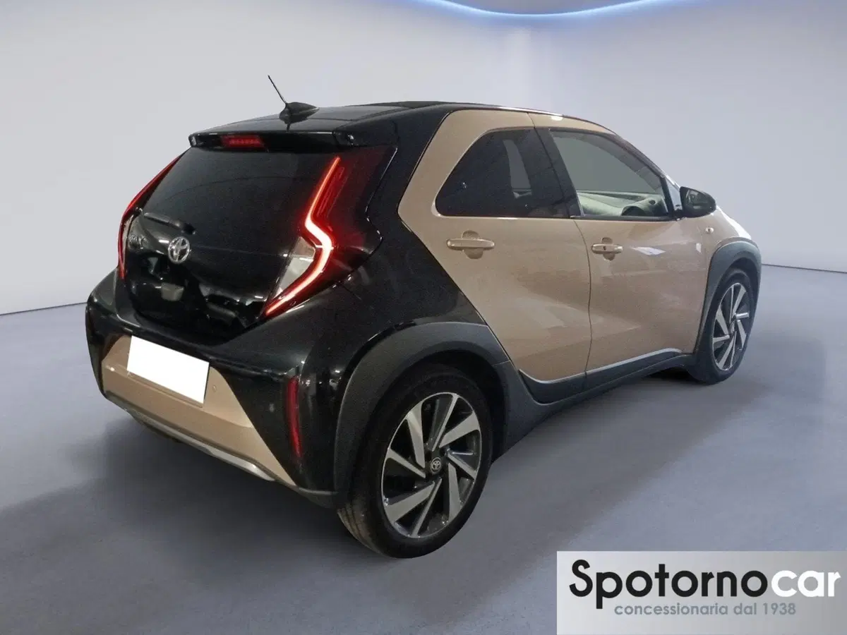 Toyota Aygo X usata a Milano (6)