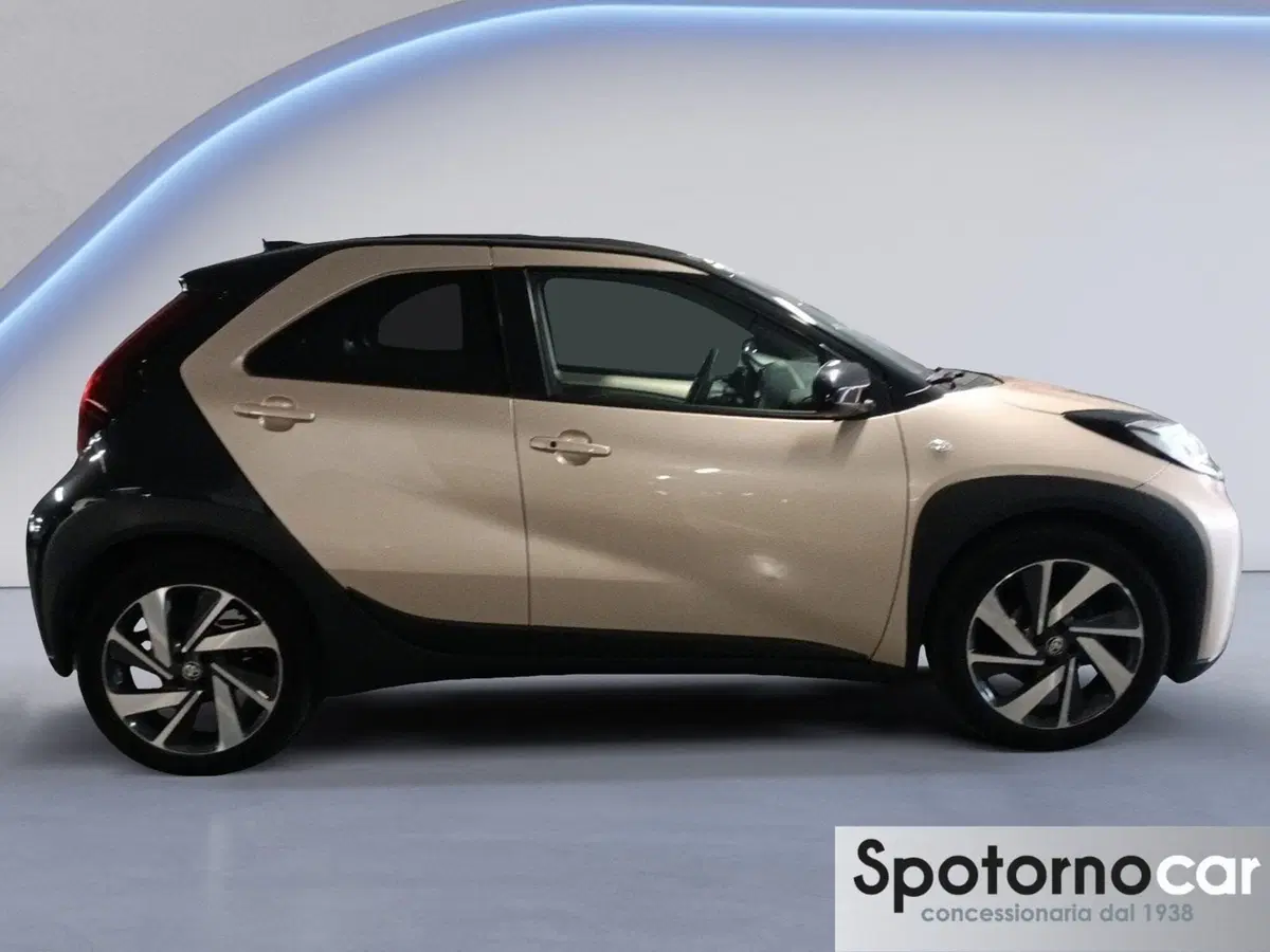 Toyota Aygo X usata a Milano (7)