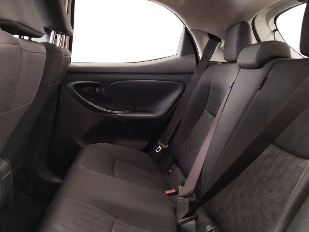 Toyota Yaris usata a Roma (10)